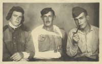 В.П. Некрасов с товарищами по госпиталю. Август 1944